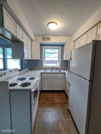 Main picture of 4703 5th St NE
