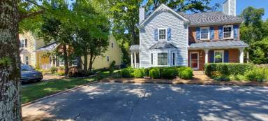 Main picture of 1241 Carriage Park Dr