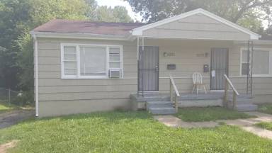 Main picture of 2219 E 75th St