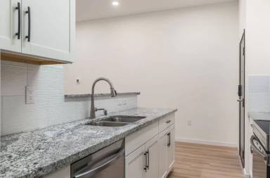 Main picture of 2211 Rio Grande Blvd NW