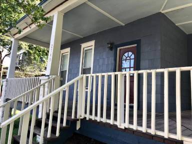 Main picture of 2745 Holmes St