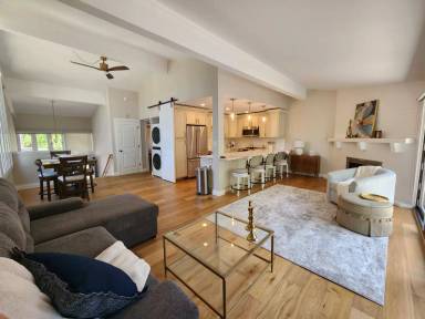 Main picture of 34 Lausanne Ct