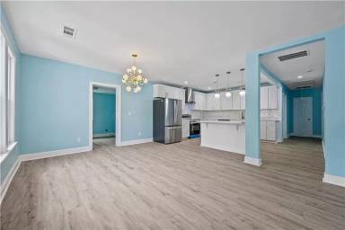 Main picture of 1658 Temple Ave