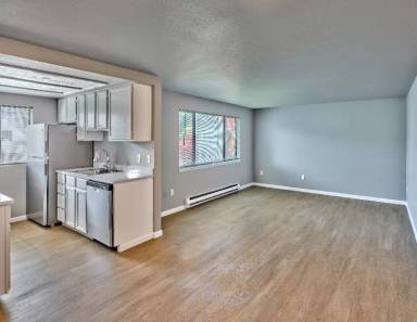 Main picture of 902 N 95th St