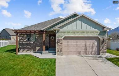 Main picture of 568 S 360 East Cir