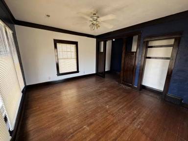 Main picture of 619 SW 5th St