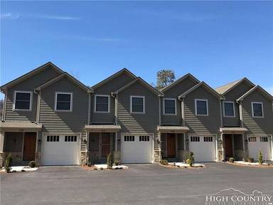 Main picture of 170 S Willow Ridge Ln