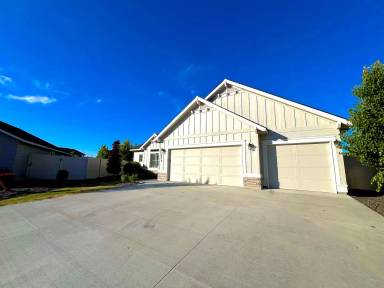 Main picture of 5518 N Maplestone Ave