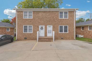 Main picture of 900 E Georgia Rd