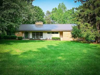 Main picture of 411 S Pleasant Ridge Rd