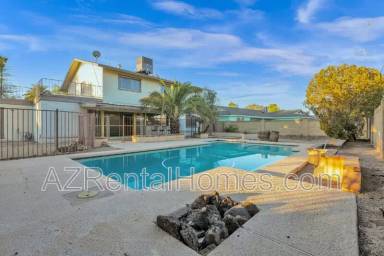 Main picture of 966 E La Jolla Dr