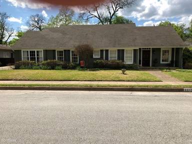 Main picture of 2017 Hilltop Dr