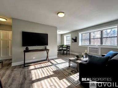 Main picture of 530 W Surf St