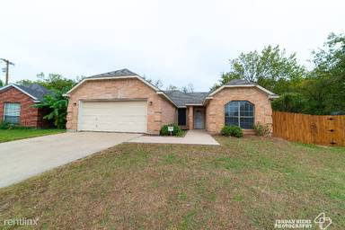 Main picture of 511 Larry Dr