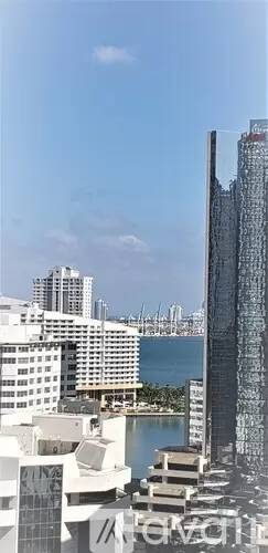 Main picture of 1050 Tower
