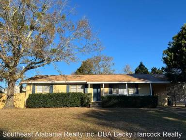 Main picture of 300 Deerfield Dr