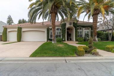 Main picture of 10602 N Oak Hill Cir