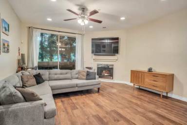 Main picture of 16940 Chatsworth St