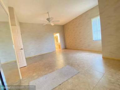 Main picture of 7460 La Paz Blvd