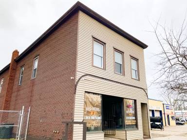 Main picture of 2212 S Michigan St