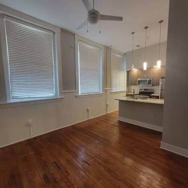 Main picture of 20 E Broad St