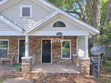 Main picture of 122 Irwin St