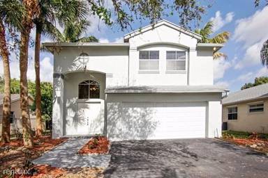 Main picture of 4821 NW 15th St