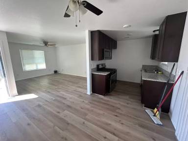 Main picture of 405 N Green St