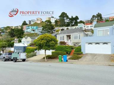 Main picture of 1924 15th Ave
