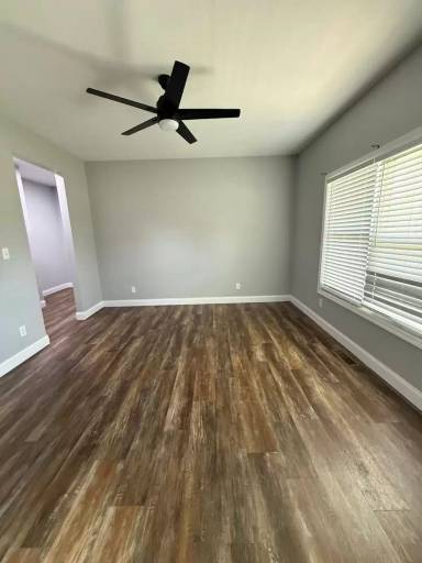 Main picture of 504 Macy Ln