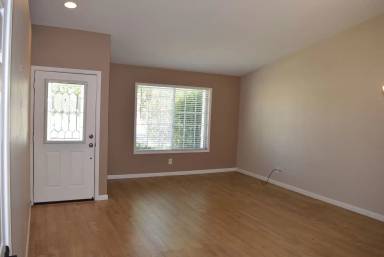 Main picture of 1035 Shenencock Way
