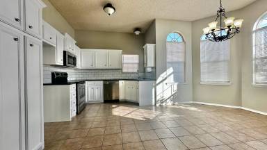 Main picture of 10606 Elgin Ave