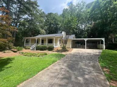 Main picture of 916 Curry Cir SE