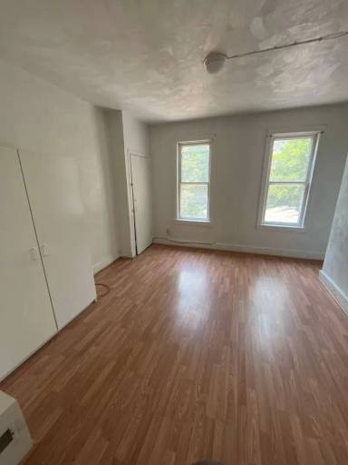 Main picture of 18 S Lee St