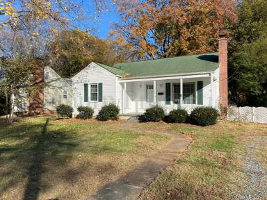 Main picture of 1131 Melrose St