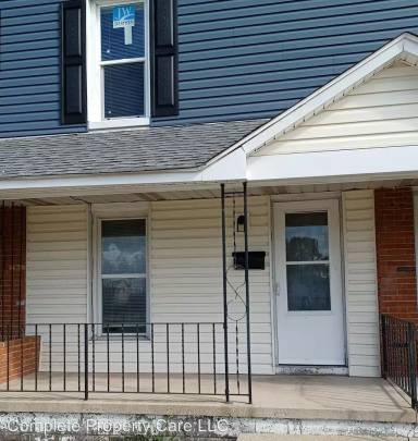 Main picture of 1221 S Franklin St