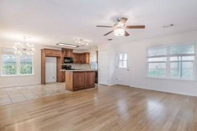 Main picture of 8 Windy Meadow Ln