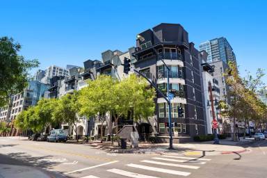 Main picture of Park Boulevard West