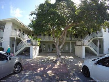 Main picture of 6835 Rue Versailles