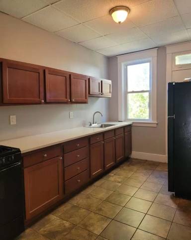 Main picture of 2407 Maple Ave