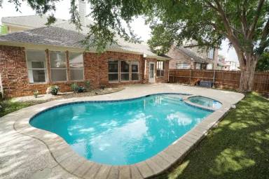 Main picture of 2209 Graystone Ct