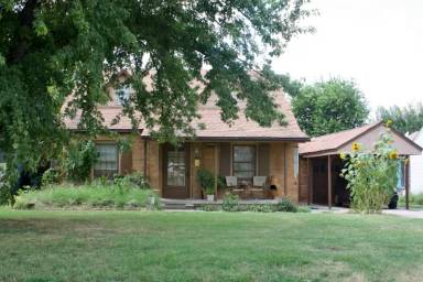 Main picture of 1342 S Richmond Ave