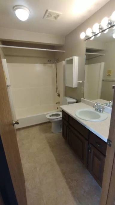 Main picture of 8860 Pacific Ave NW