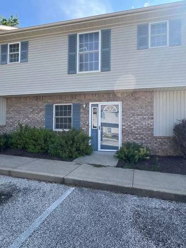 Main picture of 852 E Sherwood Hills Dr