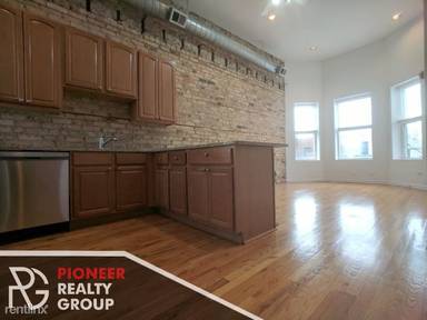 Main picture of 2450 N Southport Ave