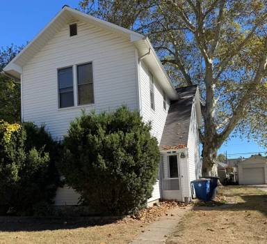 Main picture of 325 1/2 S Church St