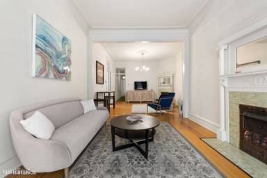 Main picture of 650 W Wrightwood Ave