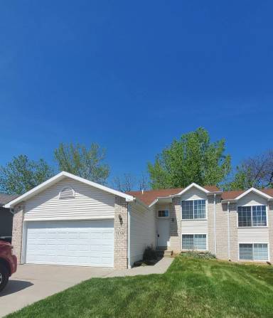Main picture of 338 W Irving St