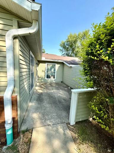 Main picture of 661 E Waterloo Ct