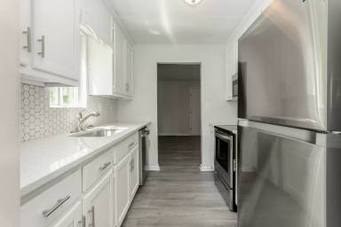 Main picture of 806 Palm St